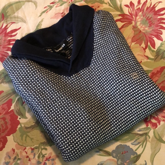 EXPRESS Size Medium Funnelneck Pullover Graphic WoolBlend Sweatshirt Soft $70NEW - Picture 2 of 12